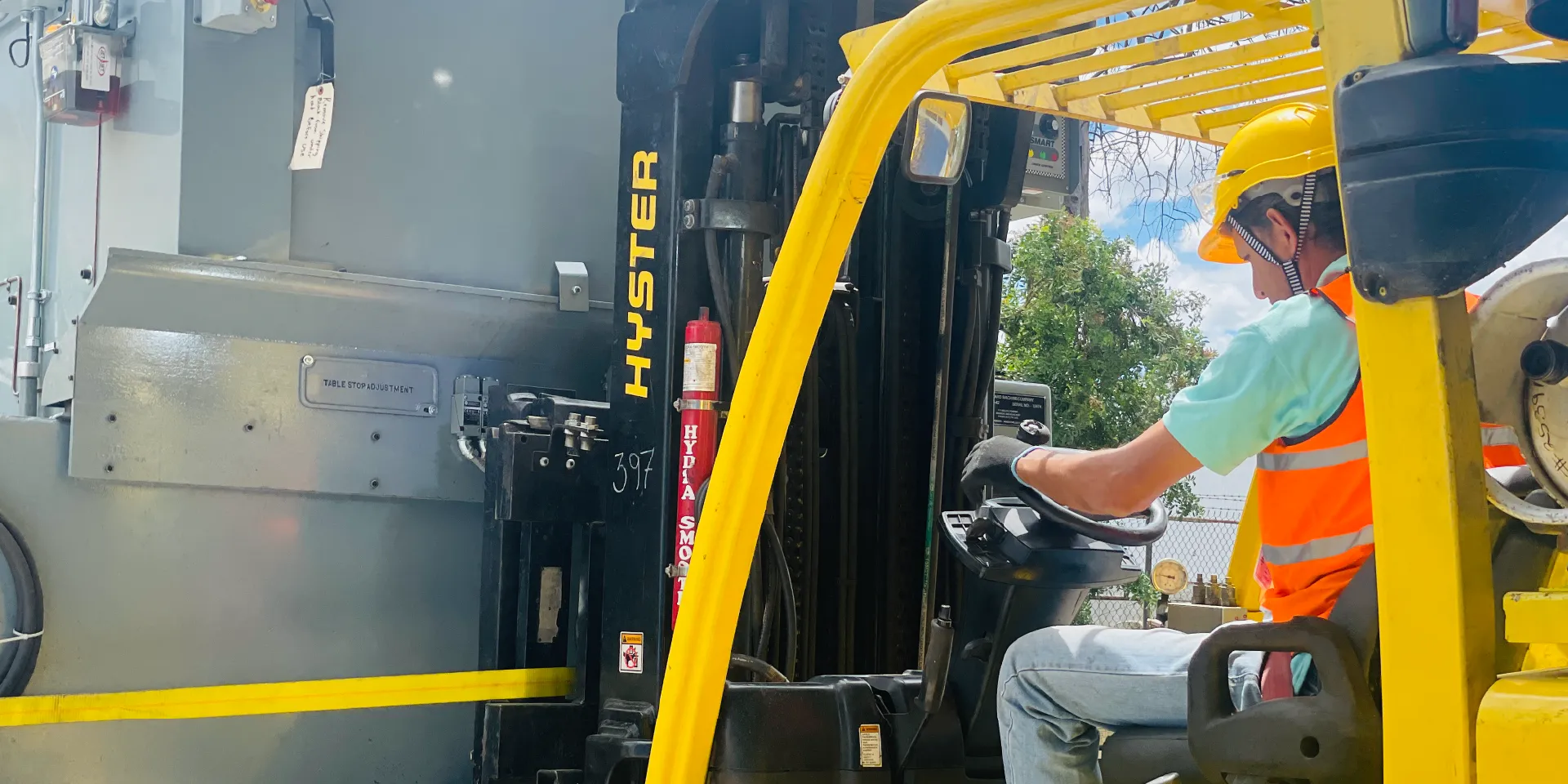 Proyamar-servicios-obras-civil-Maniobras-con-montecargas-01